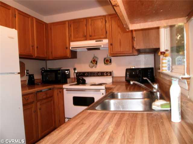 6413 Poplar Road Quinton, VA 23141 - Photo 11 of 18 Bedroom