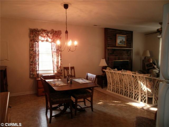 6413 Poplar Road Quinton, VA 23141 - Photo 8 of 18 Dining Room