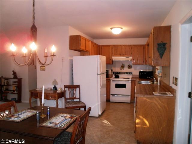 6413 Poplar Road Quinton, VA 23141 - Photo 10 of 18 Kitchen