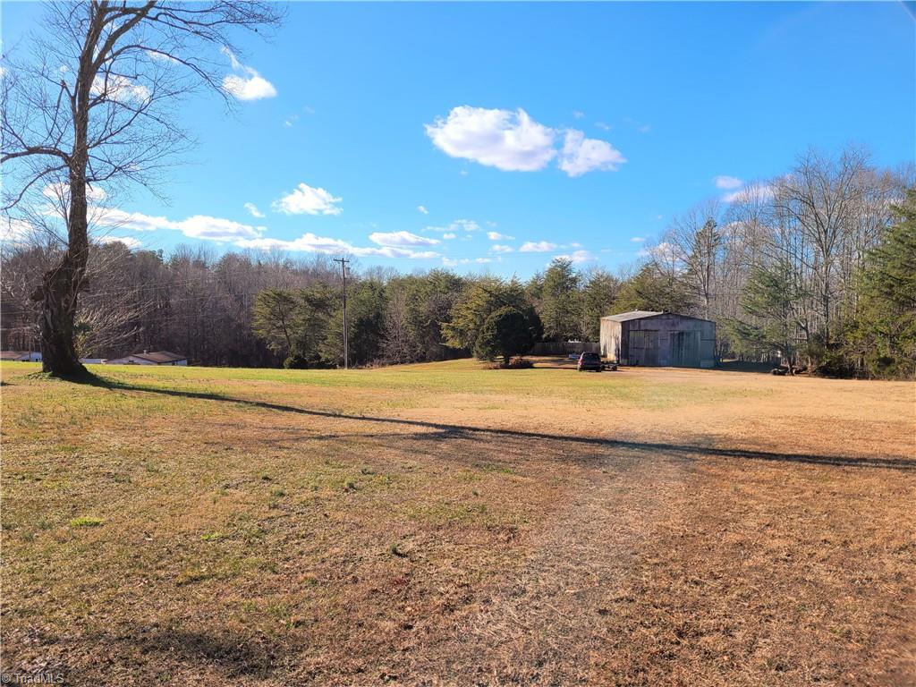 6930 Walnut Cove Road Walkertown, NC 27051 - Photo 5 of 28 Gallery Image 5