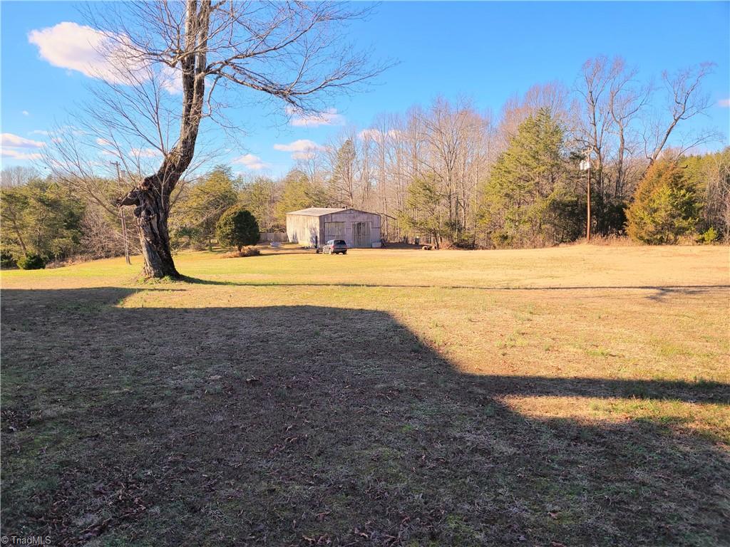6930 Walnut Cove Road Walkertown, NC 27051 - Photo 6 of 28 Gallery Image 6