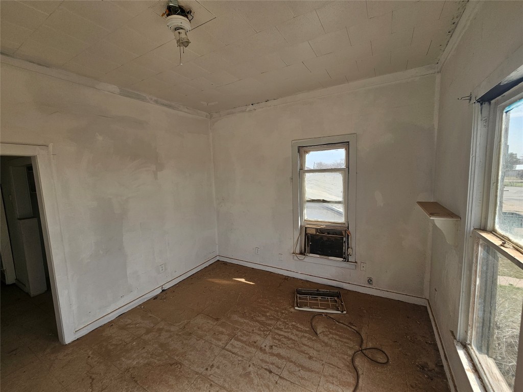 605 East 13th Street Big Spring, TX 79720 - Photo 12 of 23