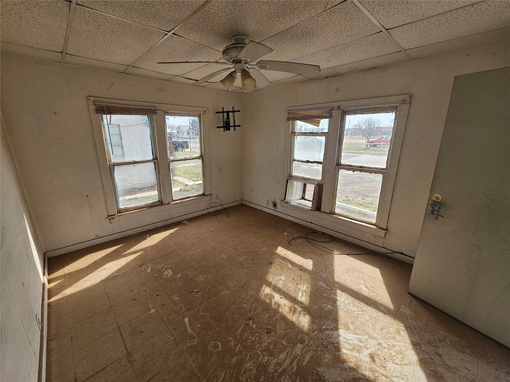 605 East 13th Street Big Spring, TX 79720 - Photo 7 of 23