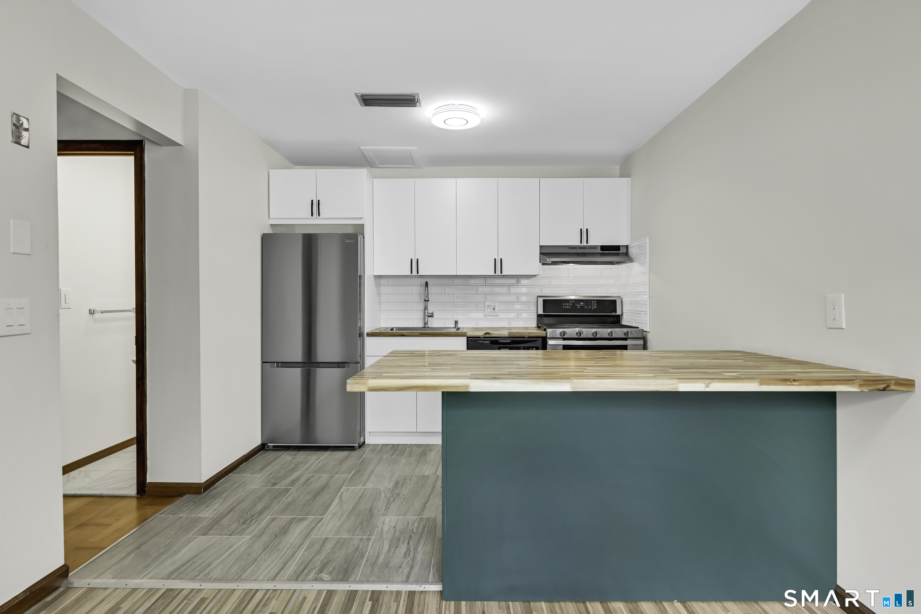 27 Cottonwood Road, Unit 27 Newington, CT 06111 - Photo 4 of 27