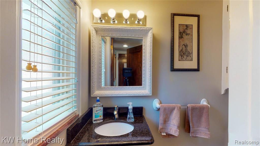 1146 Yorkshire Road Grosse Pointe Park, MI 48230 - Photo 20 of 39