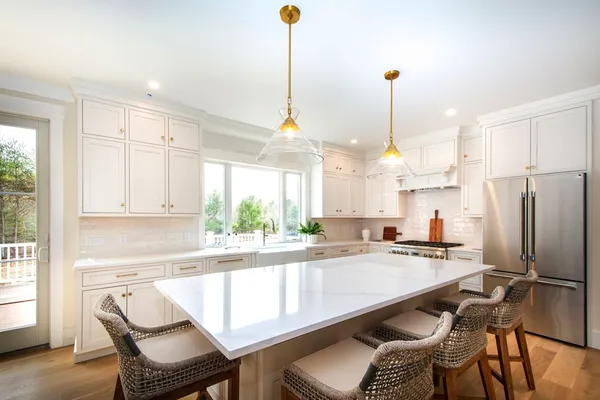 $2,299,000 | 615 Keene Street, Duxbury, MA 02332