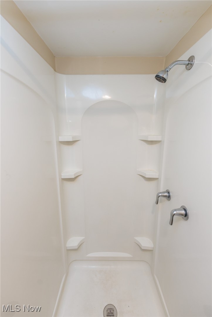 1232 Avondale Road Cleveland, OH 44121 - Photo 37 of 46 Full bath featuring a shower