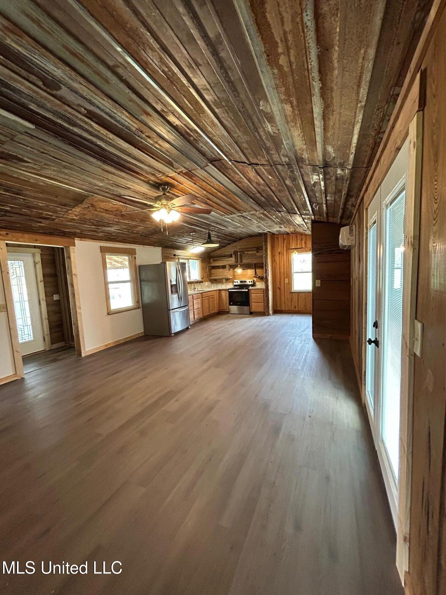 17 B Street Bay Springs, MS 39422 - Photo 8 of 28 IMG_0594