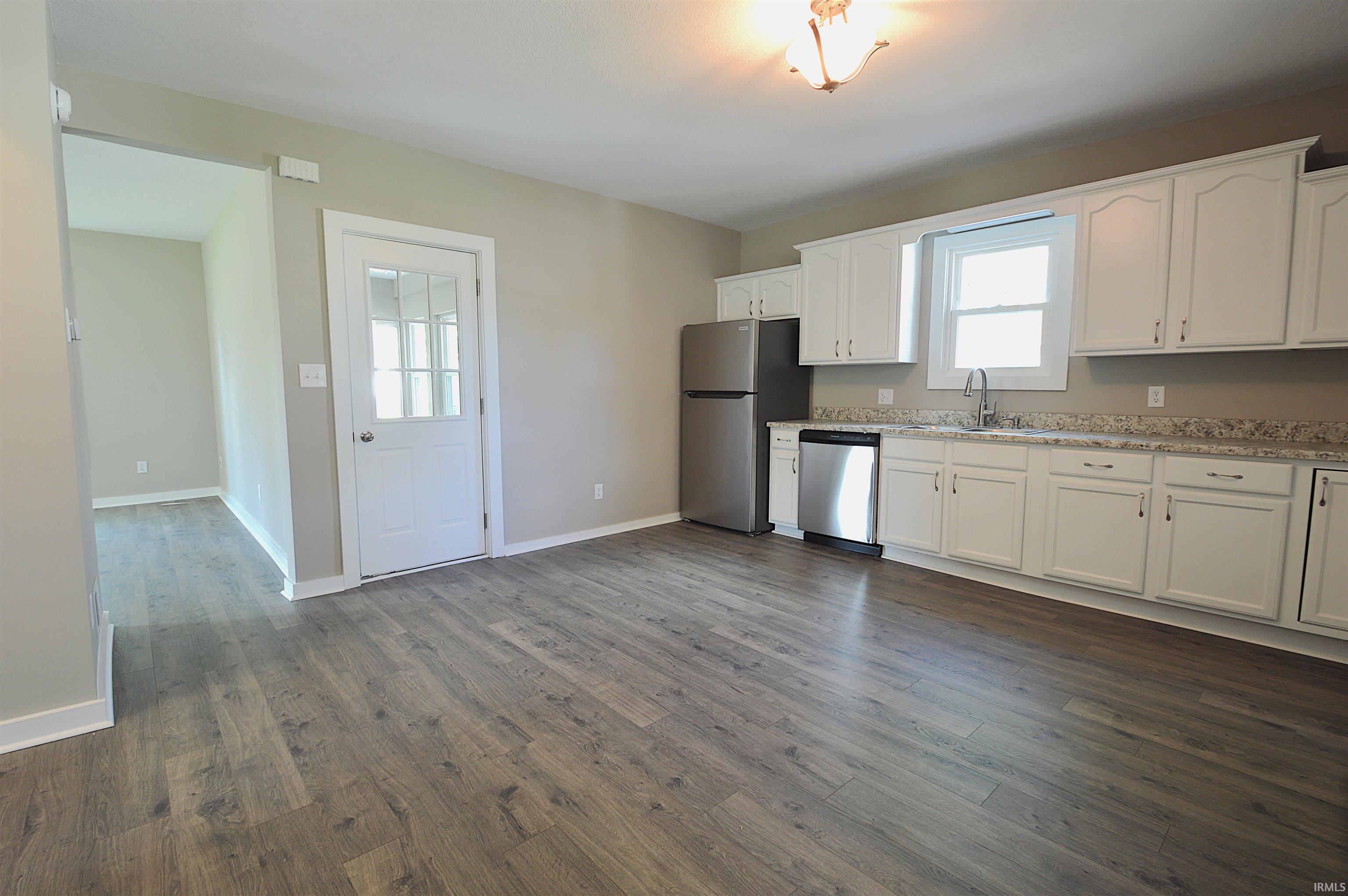 903 Winchester Street Decatur, IN 46733 - Photo 3 of 32