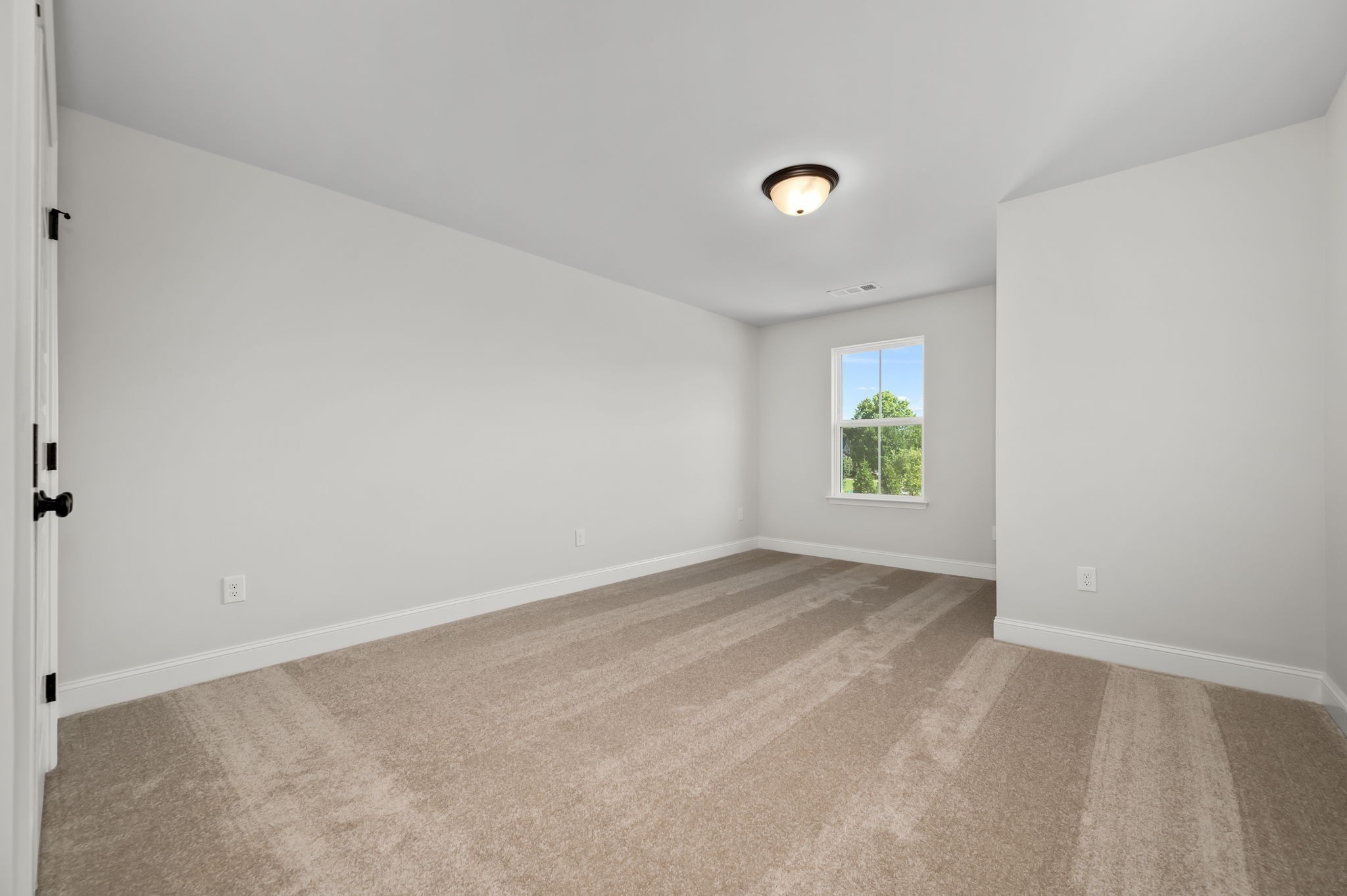 522 Rohan Drive Murfreesboro, TN 37129 - Photo 17 of 33 an empty room with windows