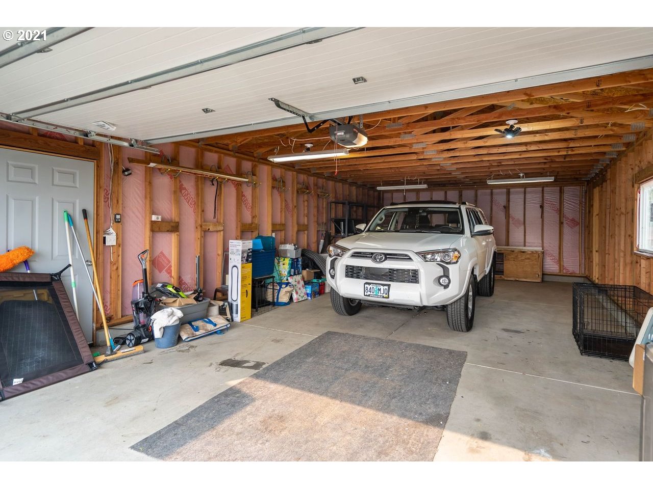 2525 Maia Loop Springfield, OR 97477 - Photo 25 of 27 a view of a garage