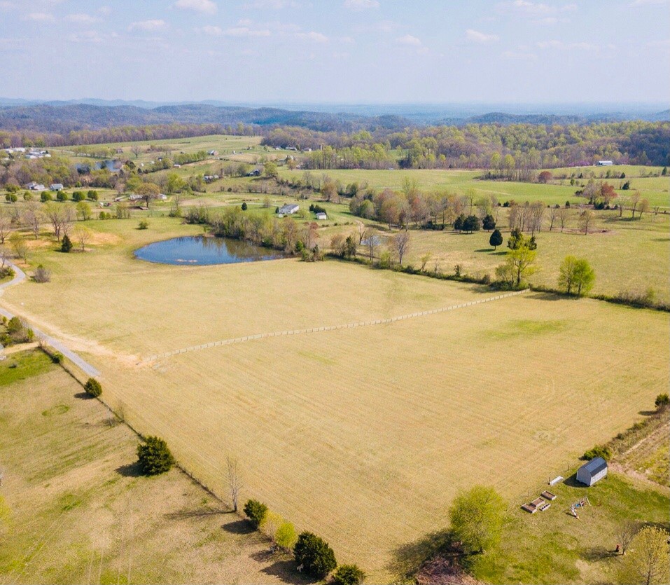 580 Womack Road Bethpage, TN 37022 - Photo 6 of 11 a view of an ocean and beach