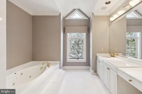 $1,500,000 | 821 Oxford Crest, Villanova, PA 19085