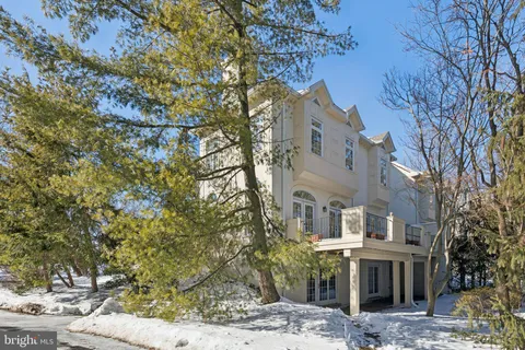 $1,500,000 | 821 Oxford Crest, Villanova, PA 19085