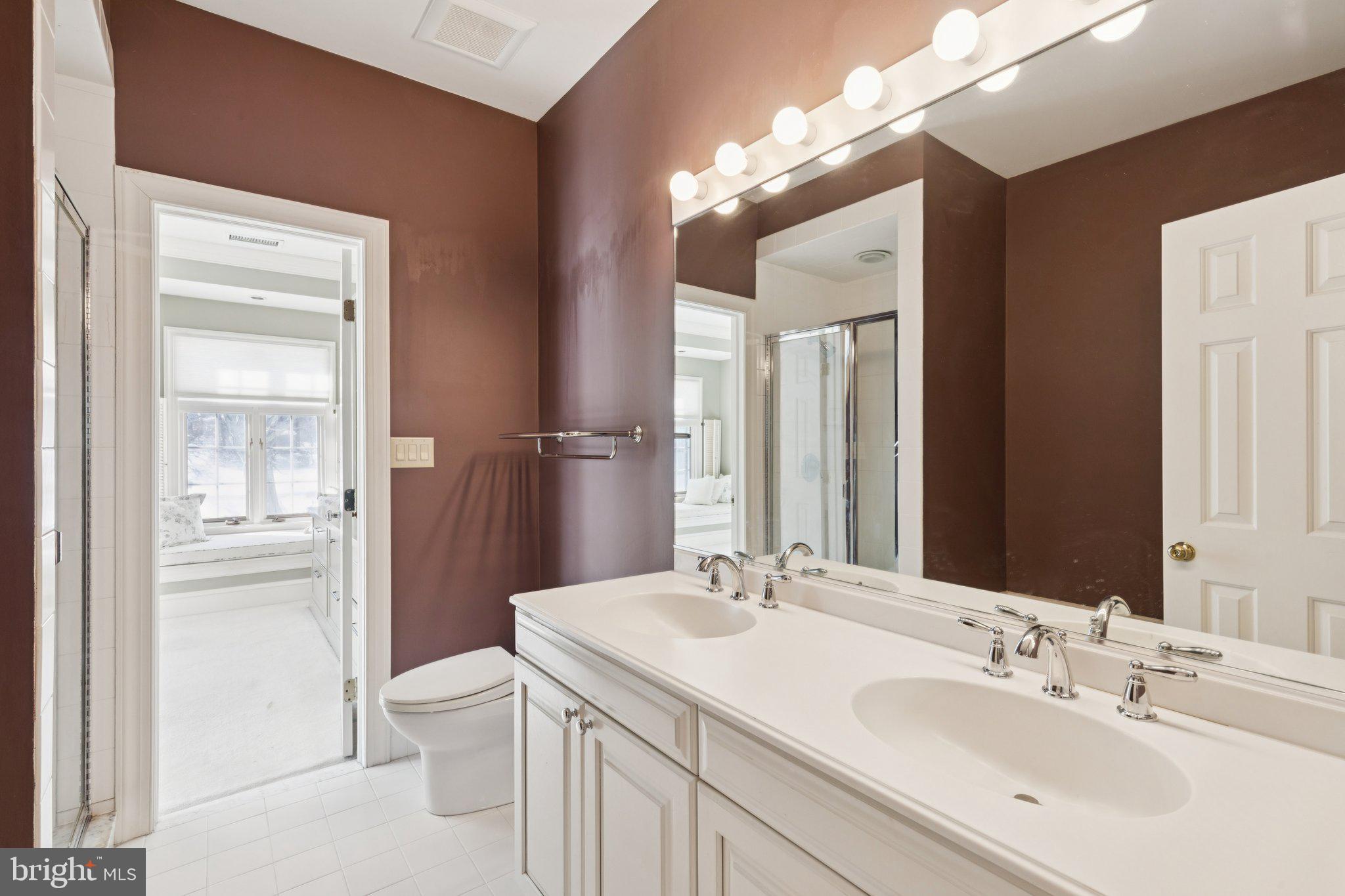 821 Oxford Crest Villanova, PA 19085 - Photo 26 of 39 Bath-2nd floor Jack and Jill