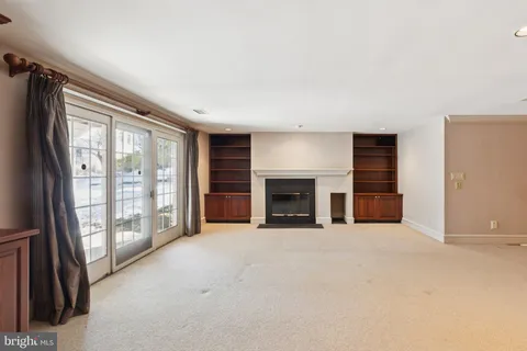 $1,500,000 | 821 Oxford Crest, Villanova, PA 19085