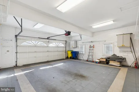 $1,500,000 | 821 Oxford Crest, Villanova, PA 19085