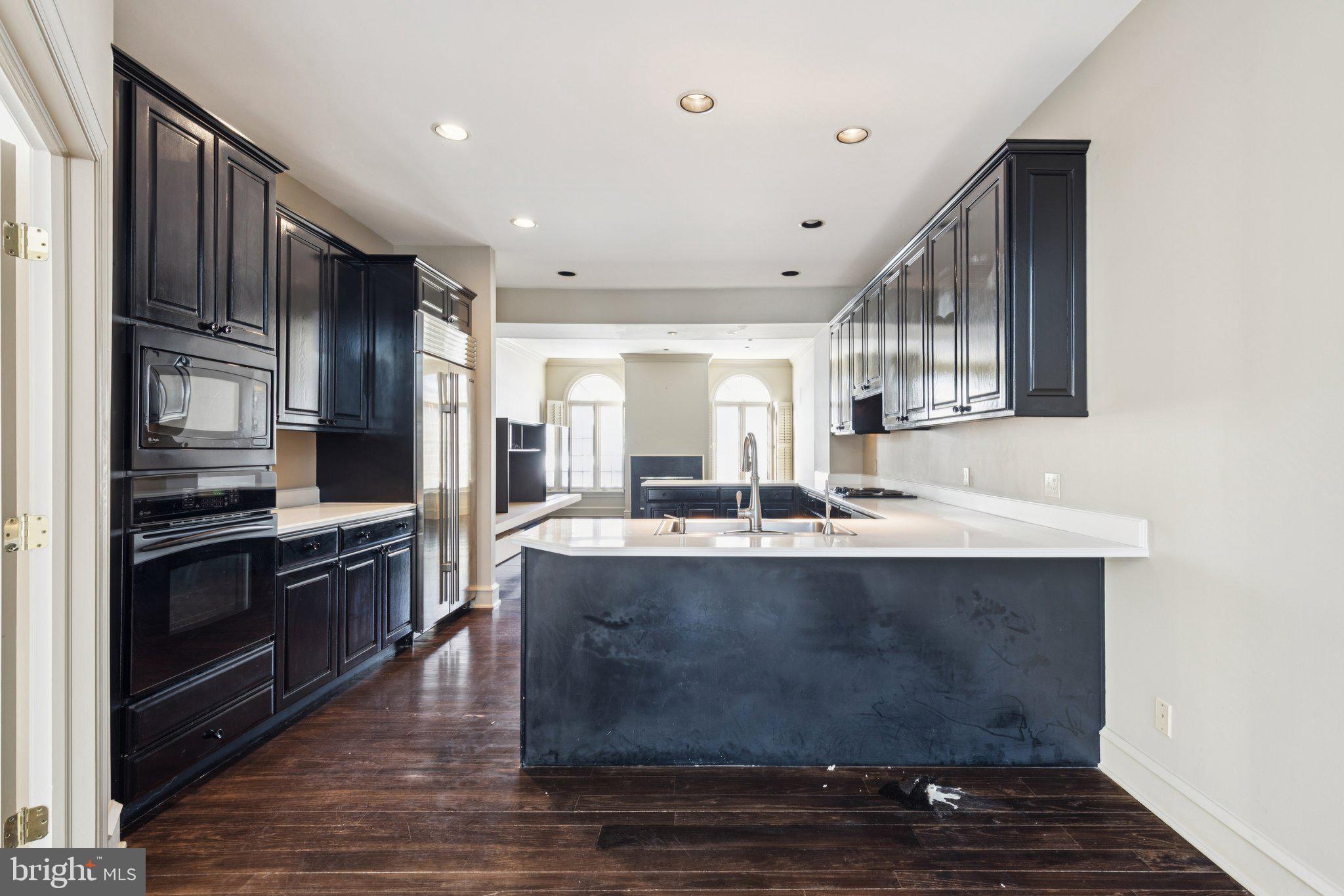 821 Oxford Crest Villanova, PA 19085 - Photo 9 of 39 Kitchen