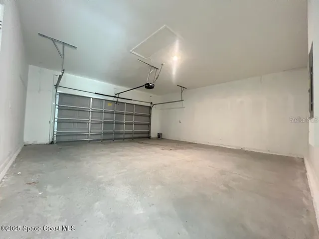 a view of a room with an empty space