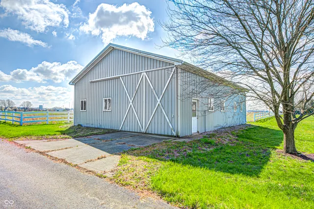 $1,100,000 | 2009 West 250 North, Lebanon, IN 46052