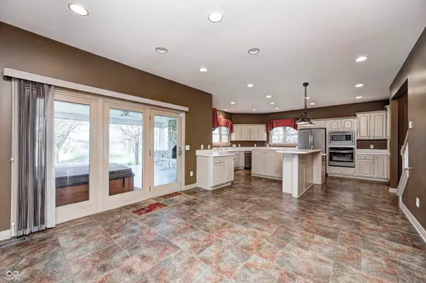 $1,100,000 | 2009 West 250 North, Lebanon, IN 46052