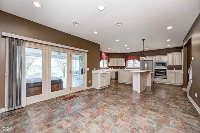 $1,100,000 | 2009 West 250 North, Lebanon, IN 46052