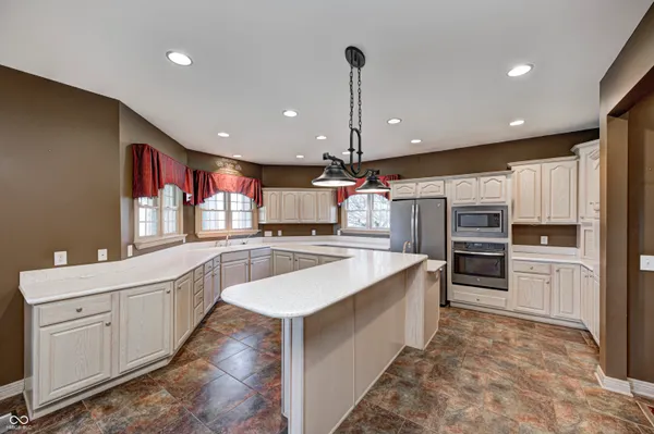 $1,100,000 | 2009 West 250 North, Lebanon, IN 46052