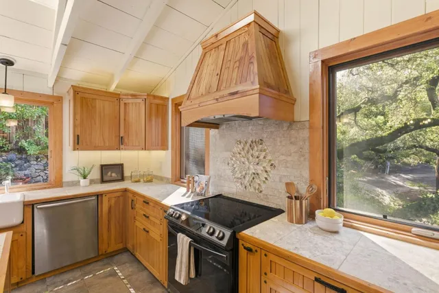 $1,995,000 | 3451 Oak Knoll Drive, Redwood City, CA 94062