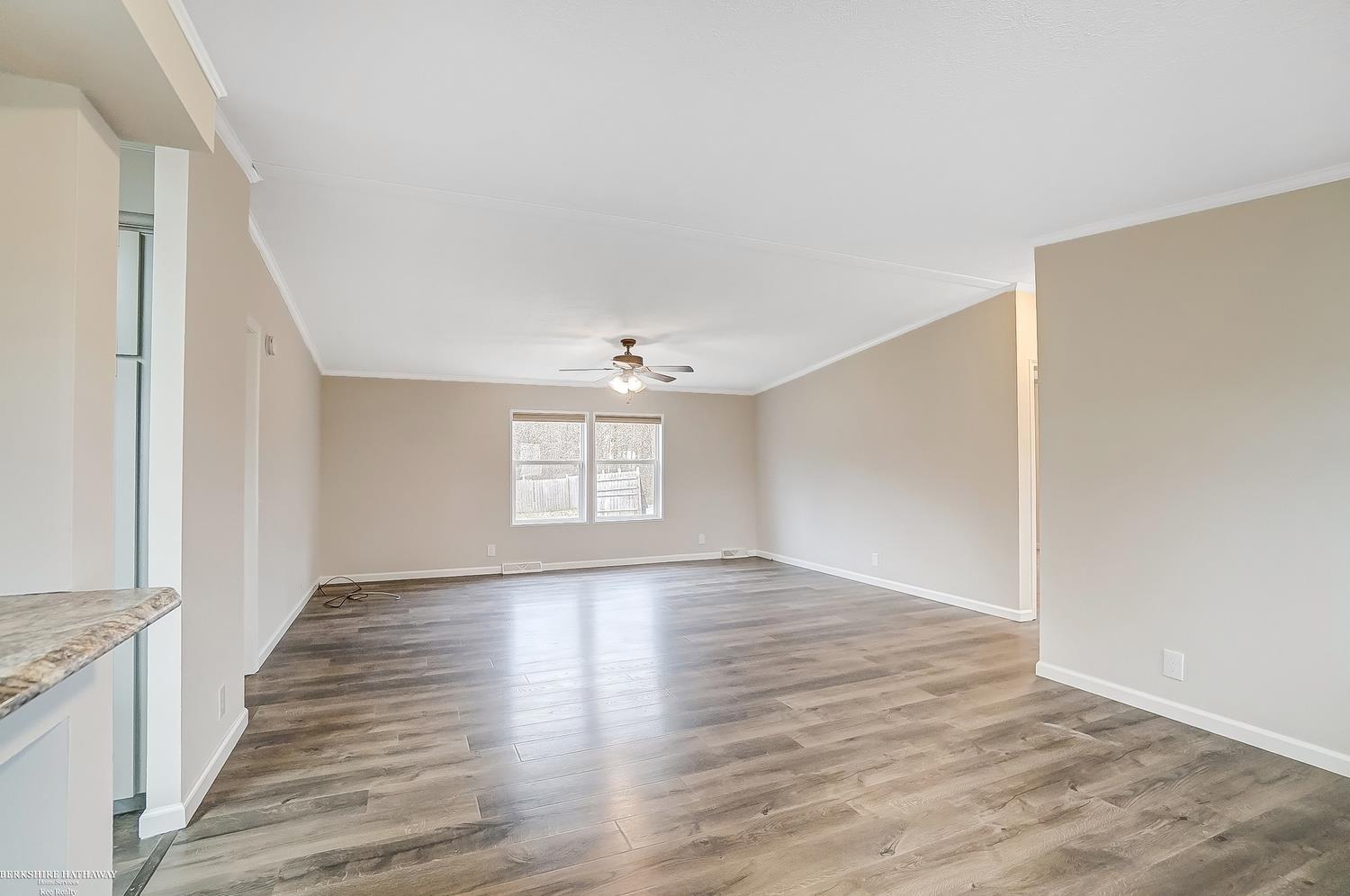 43231 Willow Road New Boston, MI 48164 - Photo 7 of 36 50102744-6.JPG