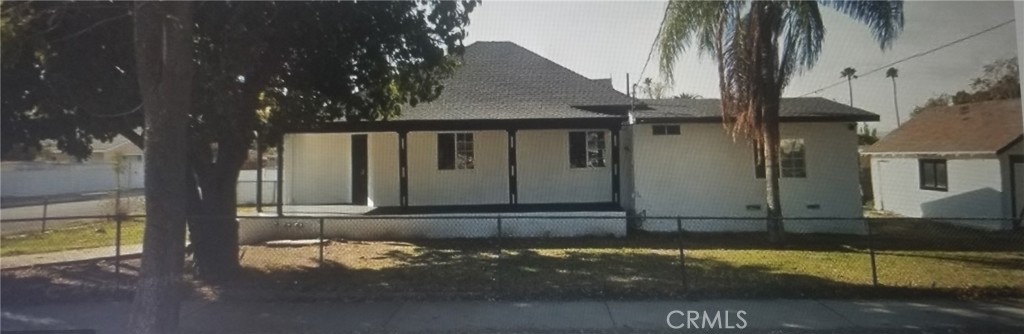 3395 Franklin Avenue Riverside, CA 92507 - Photo 53 of 55 a front view of a house with street