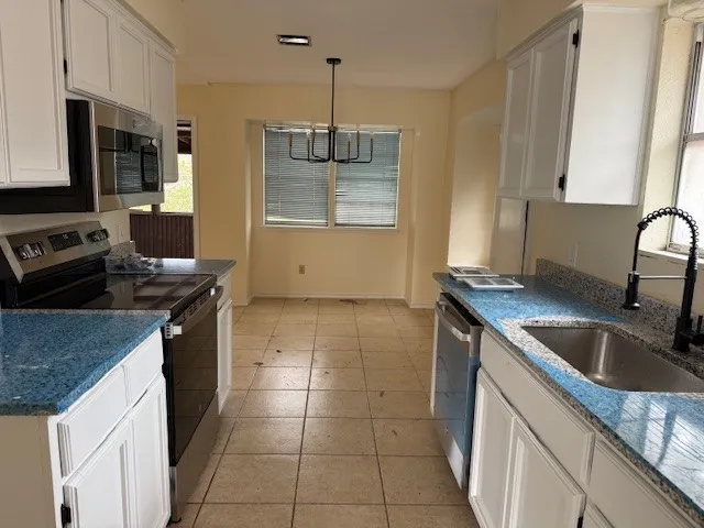 $1,795 | 2137 Meadowlight Parkway, Corpus Christi, TX 78414