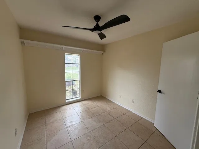 $1,695 | 2137 Meadowlight Parkway, Corpus Christi, TX 78414