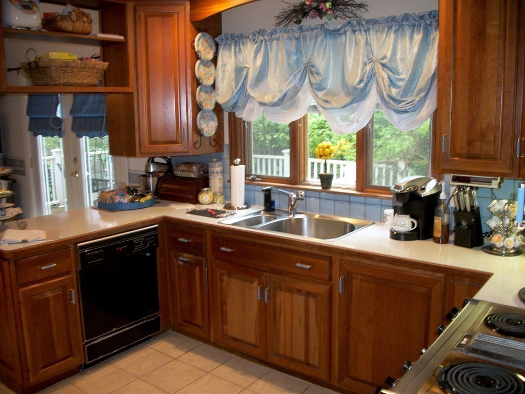 22 Troy Road Belmont, MA 02478 - Photo 11 of 29 Gallery Image 11