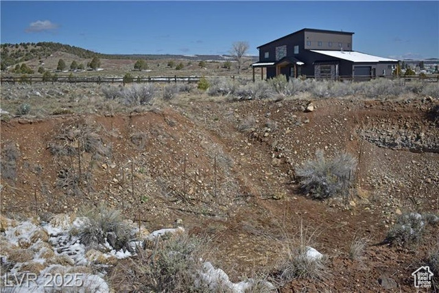 187 West Bryce Gate Circle, Unit 5 Hatch, UT 84735 - Photo 17 of 25 View of yard