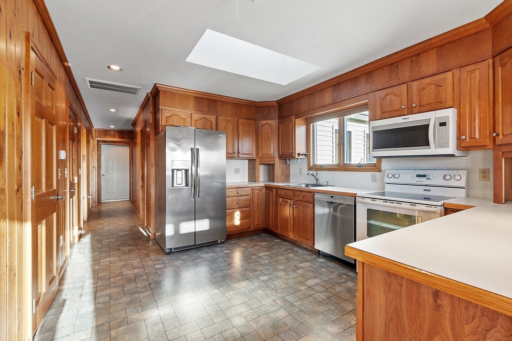 51 Haskell Road Templeton, MA 01468 - Photo 4 of 42