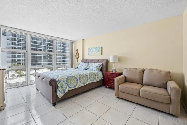 $3,500 | 525 North Ocean Boulevard, Unit D, Pompano Beach, FL 33062