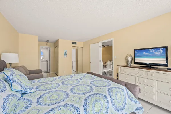 $3,500 | 525 North Ocean Boulevard, Unit D, Pompano Beach, FL 33062