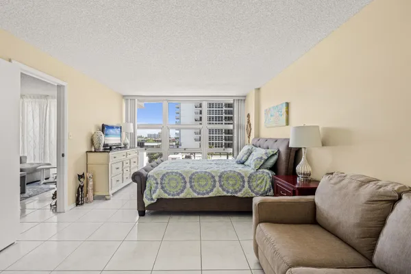 $3,500 | 525 North Ocean Boulevard, Unit D, Pompano Beach, FL 33062