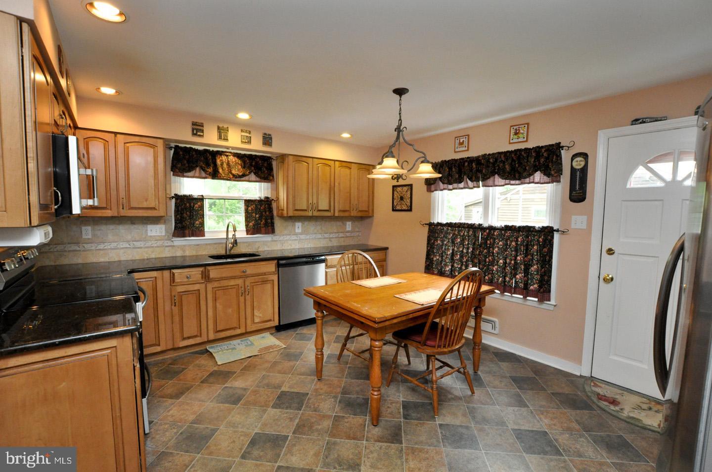 409 Pelham Road Cherry Hill, NJ 08034 - Photo 3 of 24