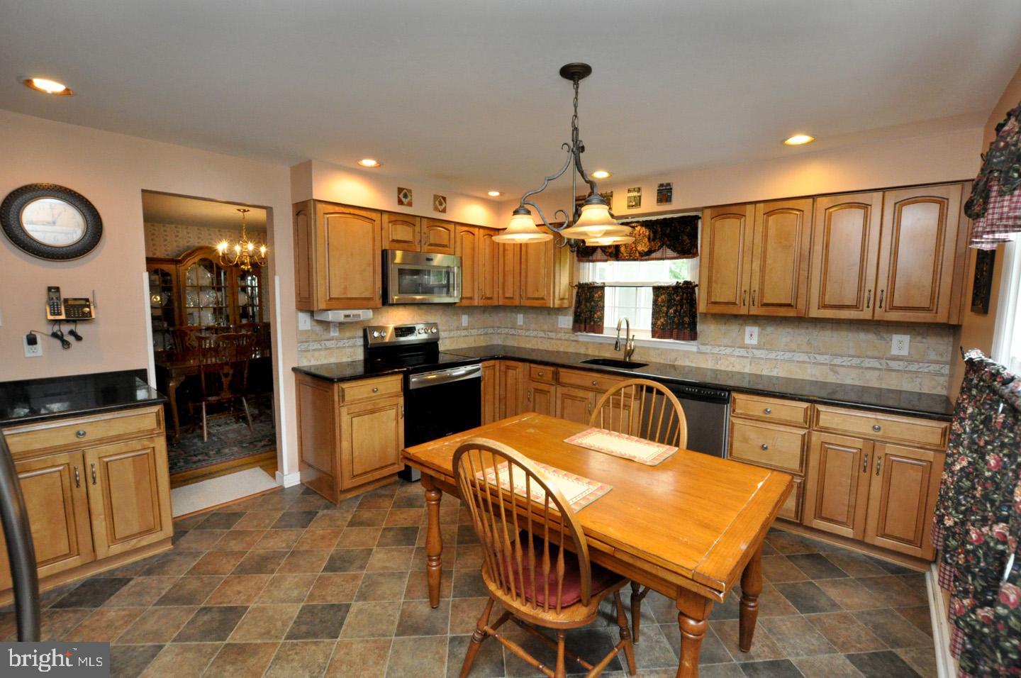 409 Pelham Road Cherry Hill, NJ 08034 - Photo 4 of 24