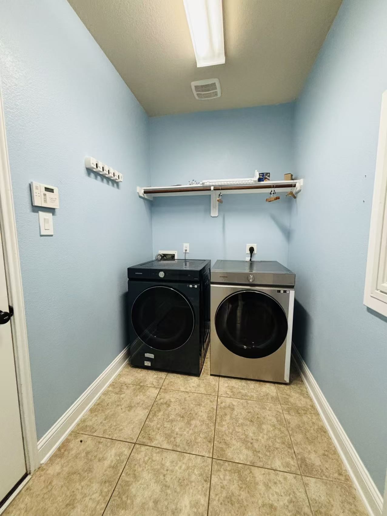 419 Blossom Terrace Lane Rosenberg, TX 77469 - Photo 17 of 19 a utility room with a sink