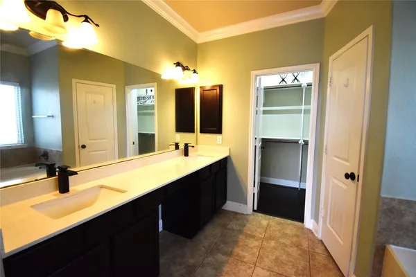 $2,600 | 419 Blossom Terrace Lane, Rosenberg, TX 77469