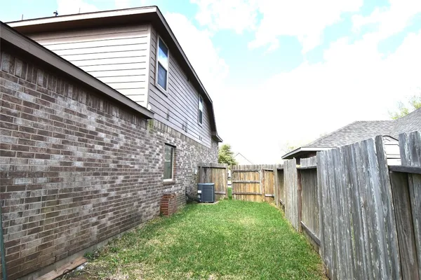 $2,600 | 419 Blossom Terrace Lane, Rosenberg, TX 77469