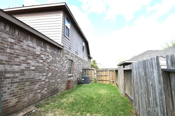 $2,600 | 419 Blossom Terrace Lane, Rosenberg, TX 77469