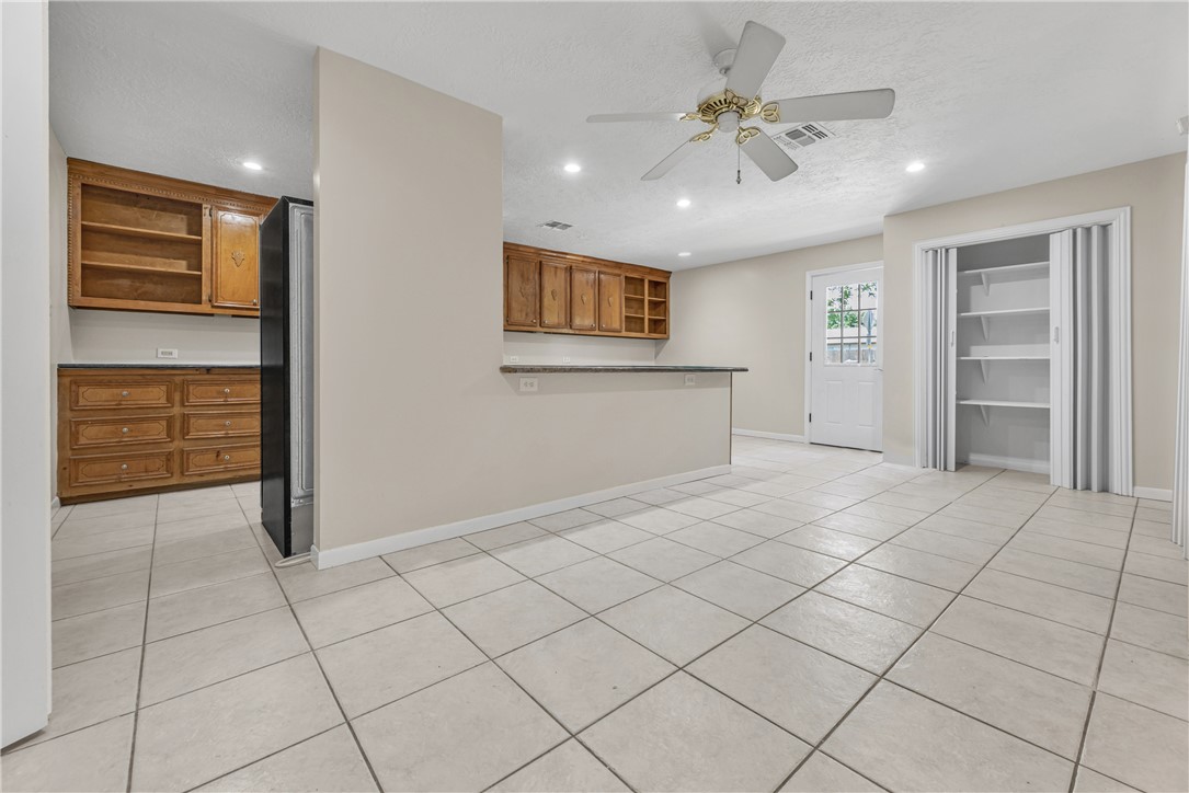 2201 Barak Lane Bryan, TX 77802 - Photo 5 of 19