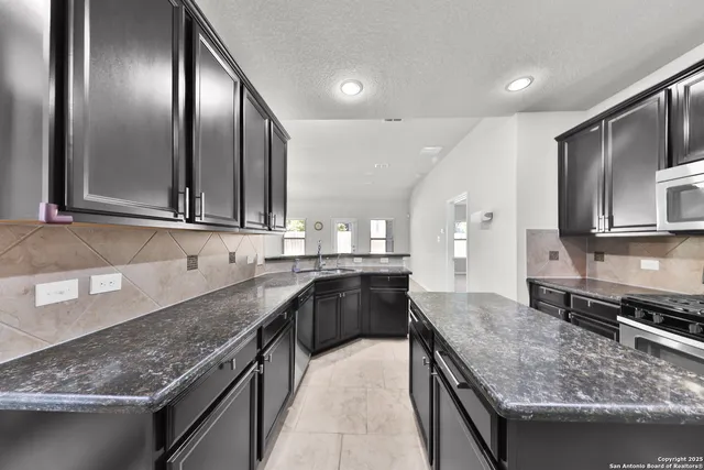$2,350 | 7611 William Bonney, San Antonio, TX 78254