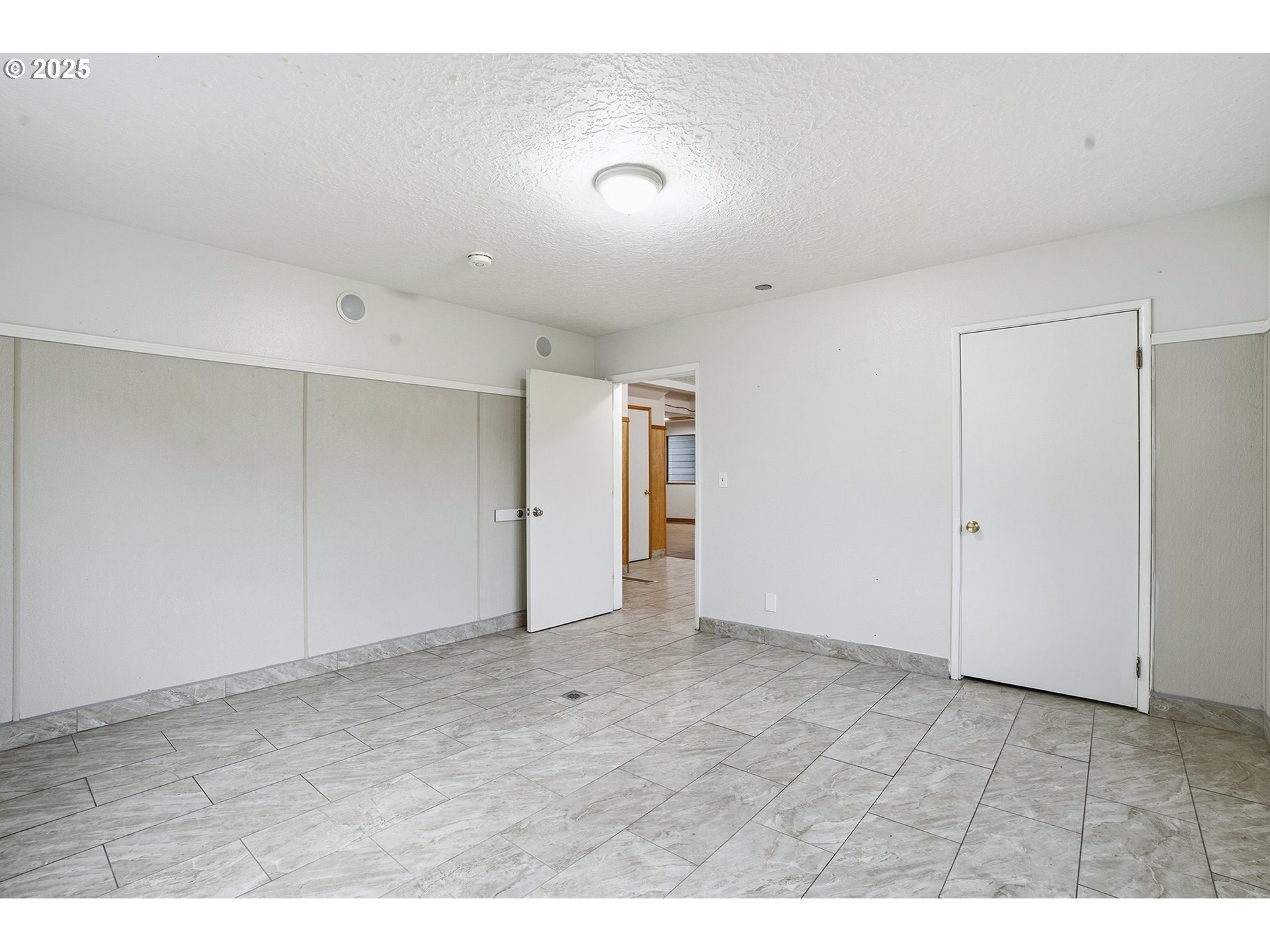 3524 Southeast 119th Avenue Portland, OR 97266 - Photo 28 of 43