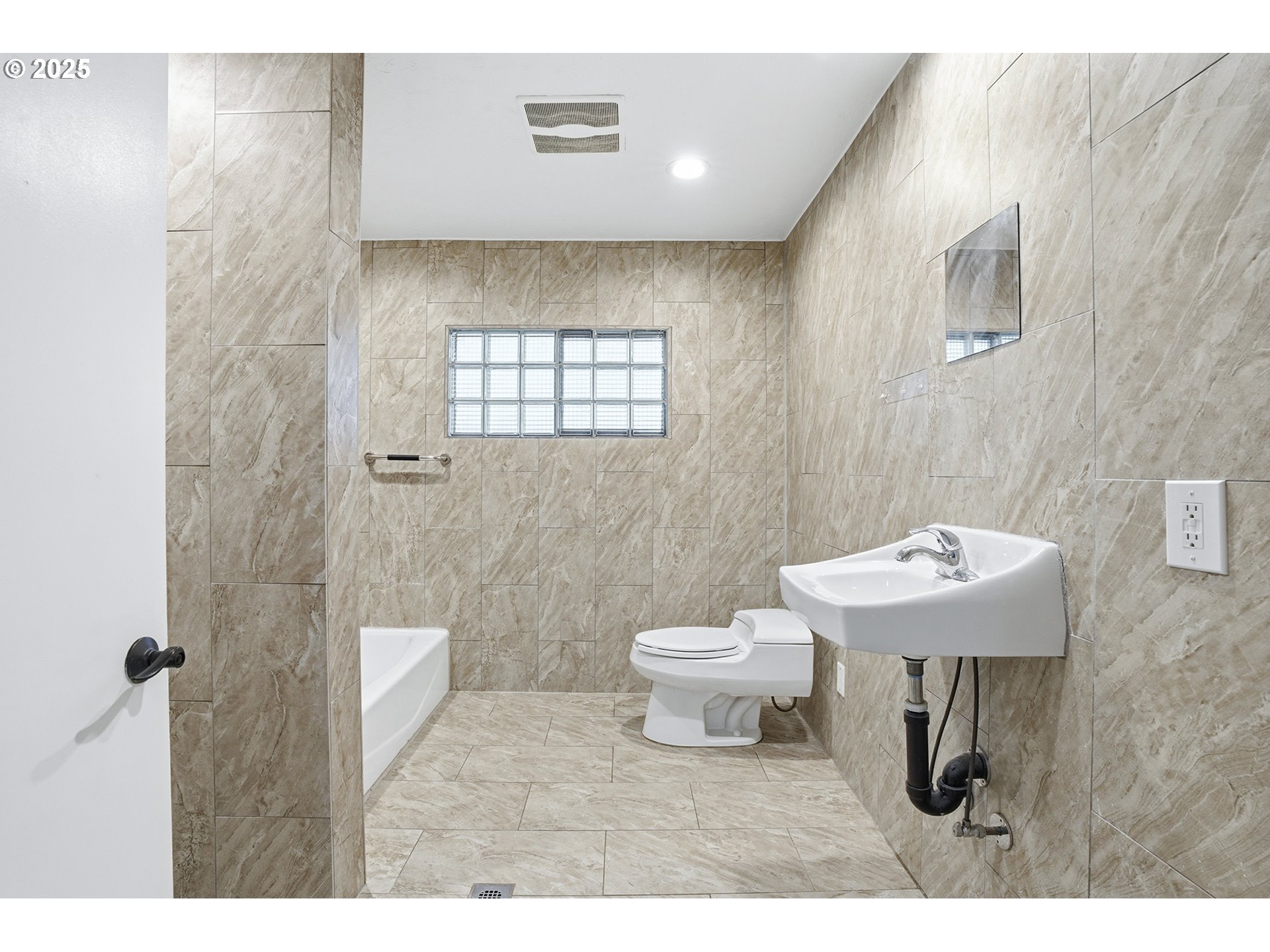 3524 Southeast 119th Avenue Portland, OR 97266 - Photo 32 of 43