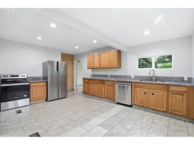 $750,000 | 3524 Southeast 119th Avenue, Portland, OR 97266