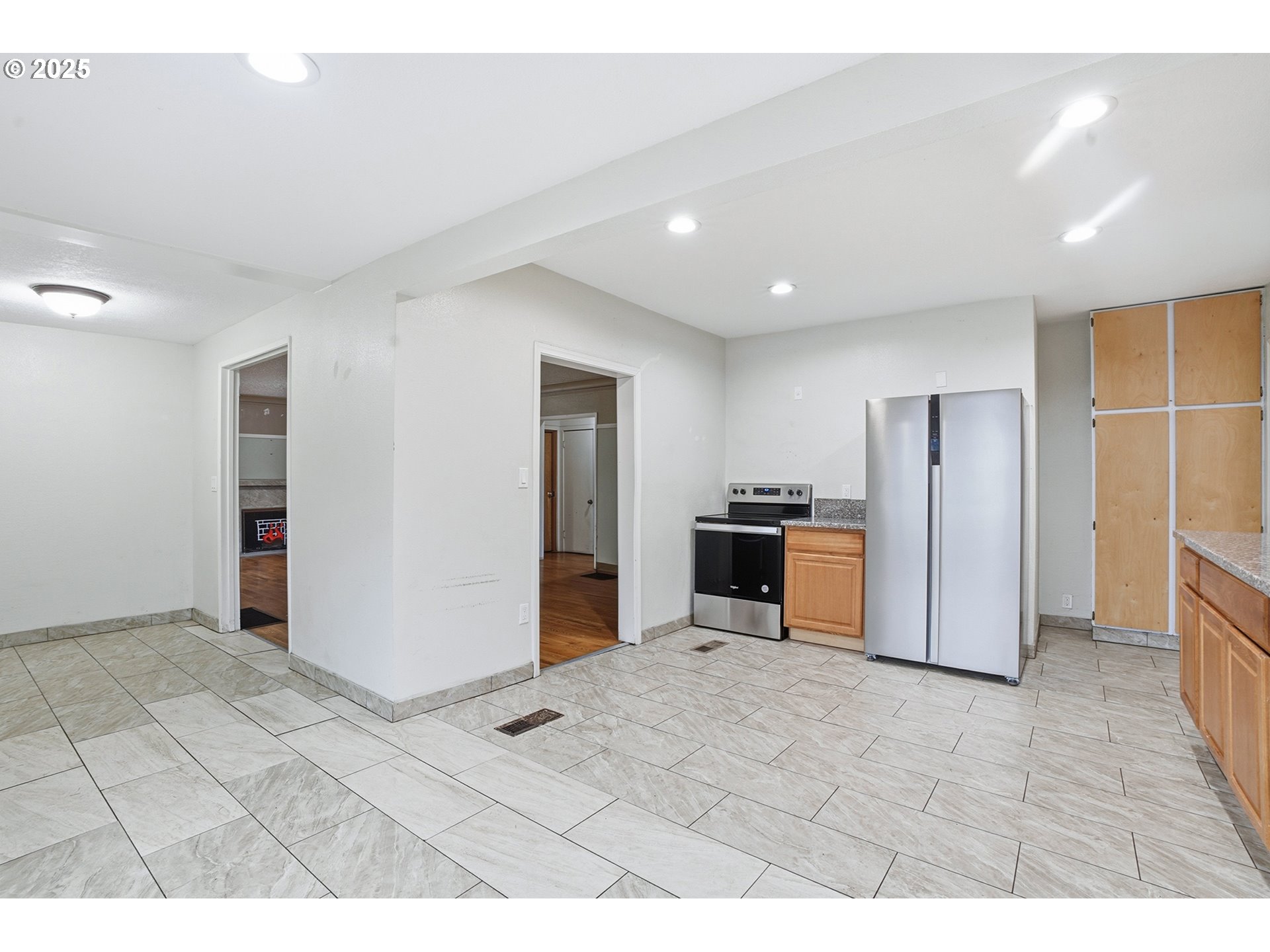 3524 Southeast 119th Avenue Portland, OR 97266 - Photo 6 of 43